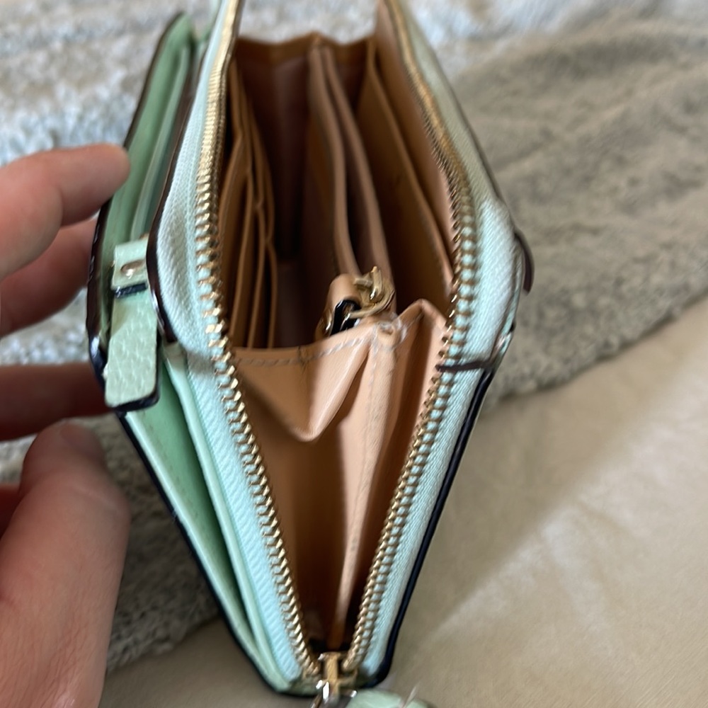 Kate Spade light green zip wallet with strap - Picture 11 of 12